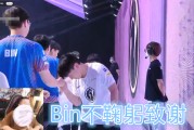 斯图加特主场灯光故障比赛中断半小时  